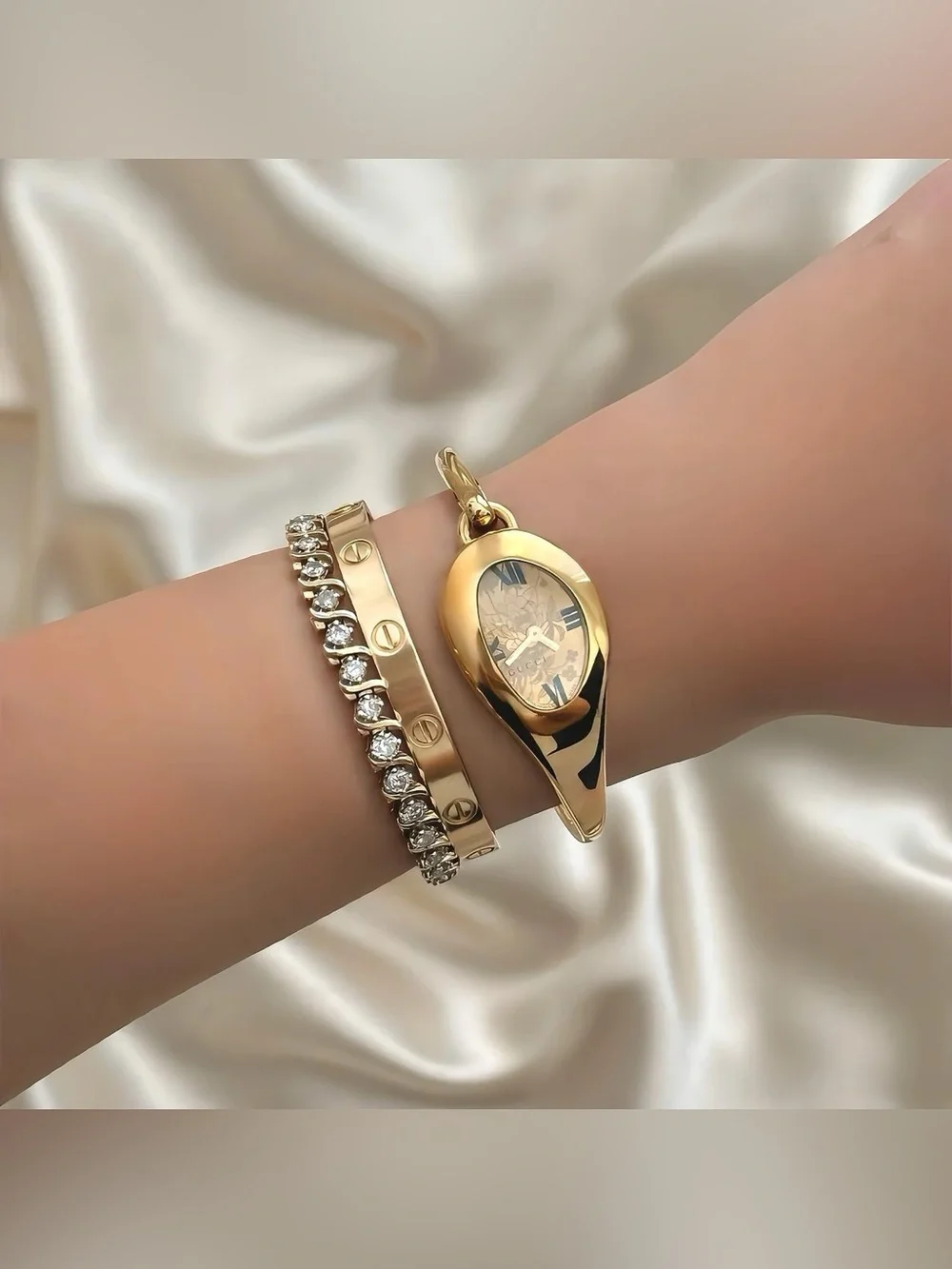 AUTHENTIC VERY RARE VINTAGE GUCCI TEARDROP BANGLE WATCH - FLORAL DIAL